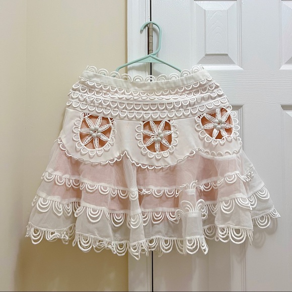 White embroidered lace ruffle flare mini skirt - Picture 5 of 10